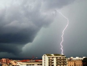 Meteo-il-caldo-ha-le-ore-contate-in-arrivo-aria-fresca-pioggia-e-temporali